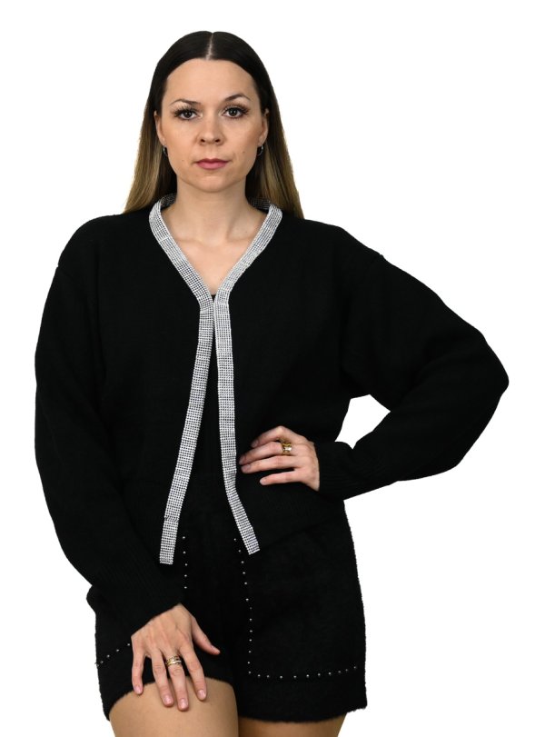 Teplý sveter so širokými rukávmi čierny MarySha