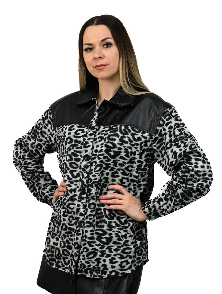 Oversize košeľa s leopardím vzorom pohľad spredu - krasnamoda.sk