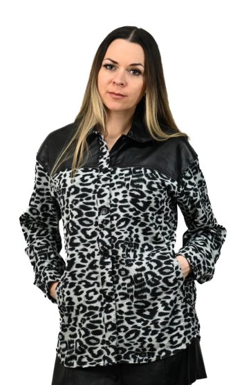 Oversize košeľa s leopardím vzorom voľne - krasnamoda.sk